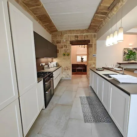 Golden House * Birkirkara
